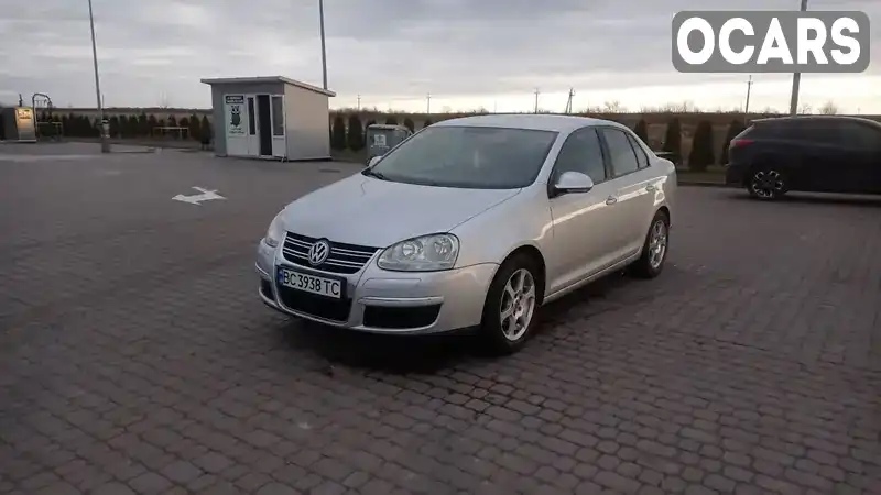 Седан Volkswagen Jetta 2005 1.6 л. обл. Львовская, Городок - Фото 1/15