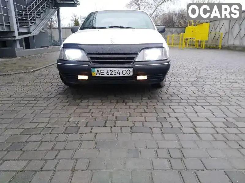 Седан Opel Omega 1987 2 л. Ручна / Механіка обл. Дніпропетровська, Дніпро (Дніпропетровськ) - Фото 1/18