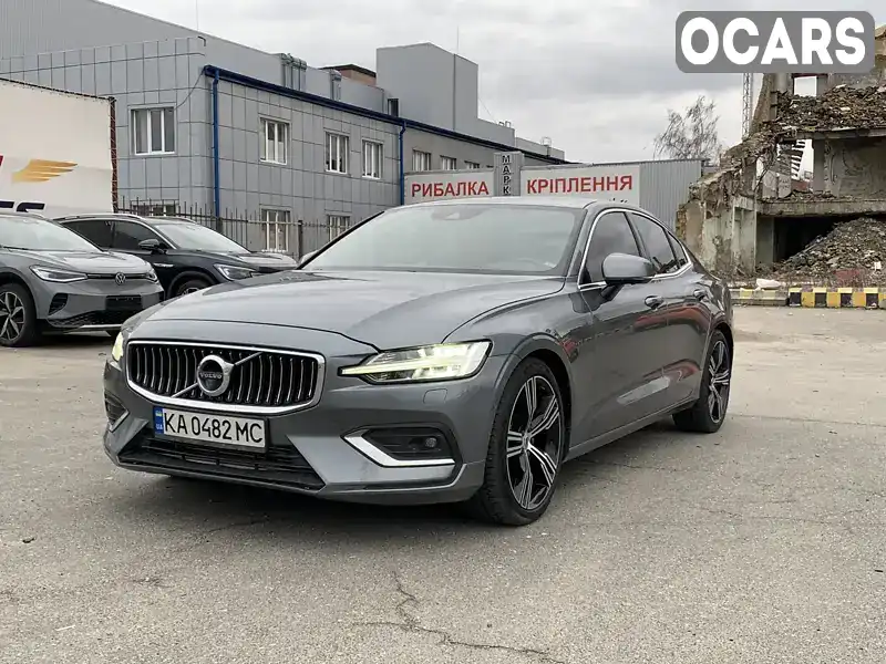 Седан Volvo S60 2019 2 л. Автомат обл. Киевская, Киев - Фото 1/21