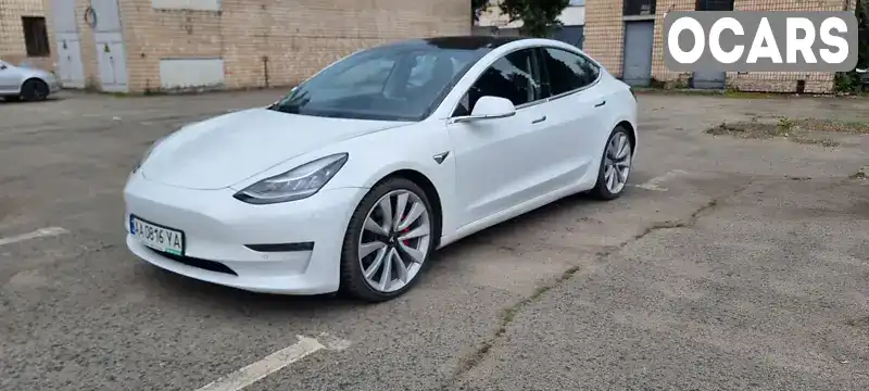 Седан Tesla Model 3 2019 null_content л. Автомат обл. Киевская, Киев - Фото 1/16