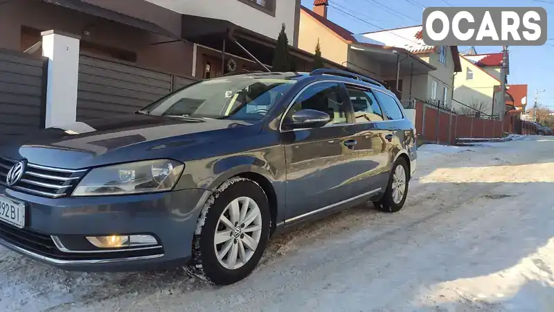 Універсал Volkswagen Passat 2012 1.6 л. Ручна / Механіка обл. Чернівецька, Чернівці - Фото 1/18