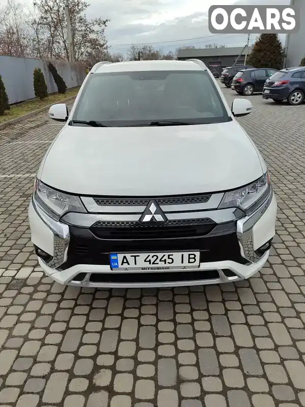 Внедорожник / Кроссовер Mitsubishi Outlander 2019 2 л. Автомат обл. Ивано-Франковская, Ивано-Франковск - Фото 1/21