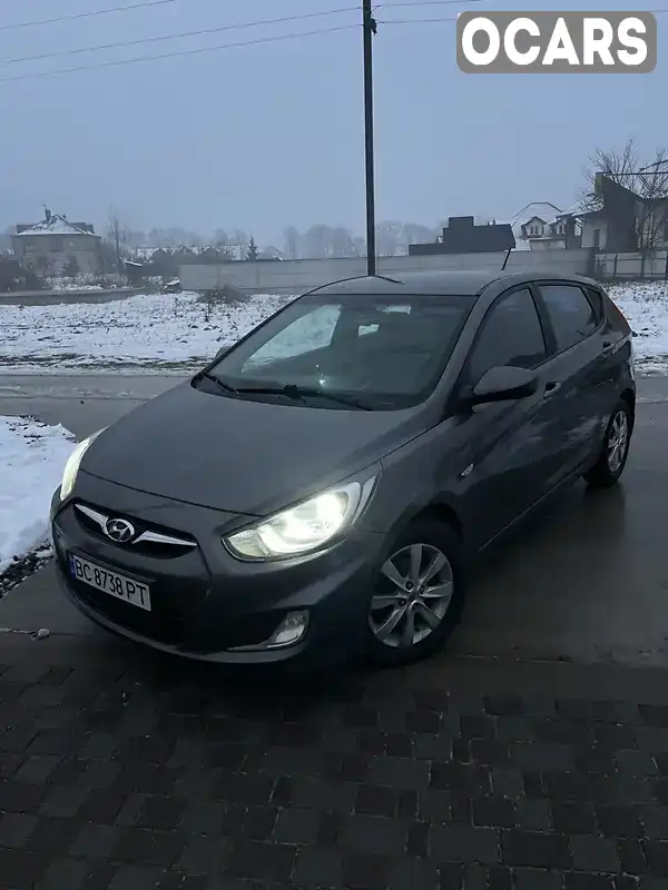 Хетчбек Hyundai Accent 2013 1.4 л. Автомат обл. Львівська, Львів - Фото 1/21