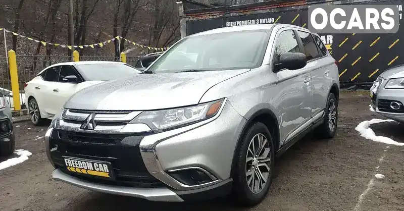 Позашляховик / Кросовер Mitsubishi Outlander 2017 2.36 л. Автомат обл. Львівська, Львів - Фото 1/21