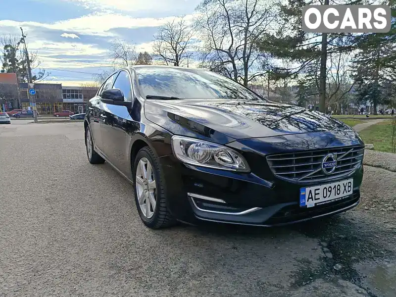 Седан Volvo S60 2015 2.52 л. Автомат обл. Чернівецька, Чернівці - Фото 1/21