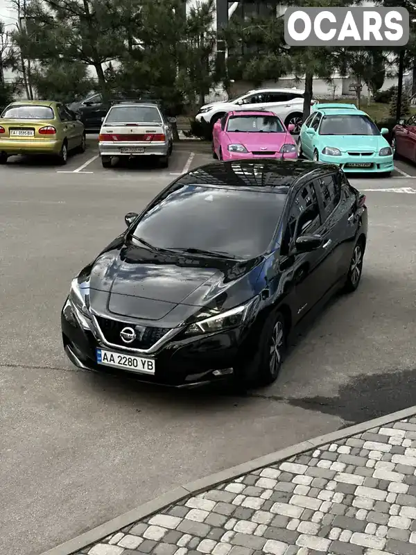 Хэтчбек Nissan Leaf 2018 null_content л. Автомат обл. Киевская, Киев - Фото 1/7