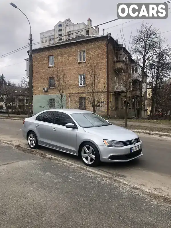 Седан Volkswagen Jetta 2010 2.5 л. Автомат обл. Київська, Київ - Фото 1/16