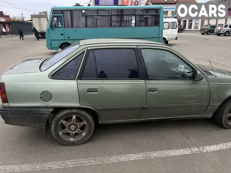 Седан Opel Kadett 1987 1.6 л. обл. Киевская, Киев - Фото 1/4