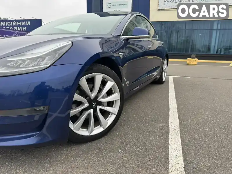 Седан Tesla Model 3 2019 null_content л. обл. Киевская, Киев - Фото 1/21