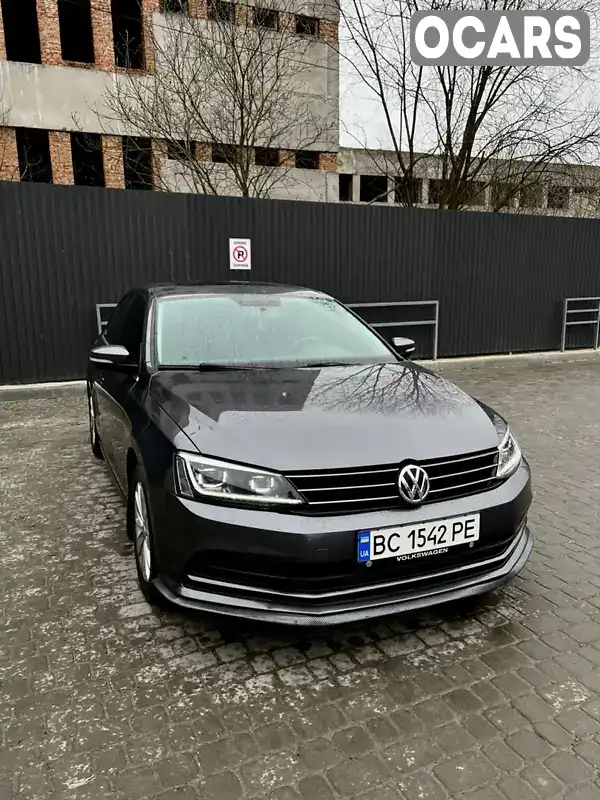 Седан Volkswagen Jetta 2015 1.8 л. Автомат обл. Львовская, Золочев - Фото 1/19