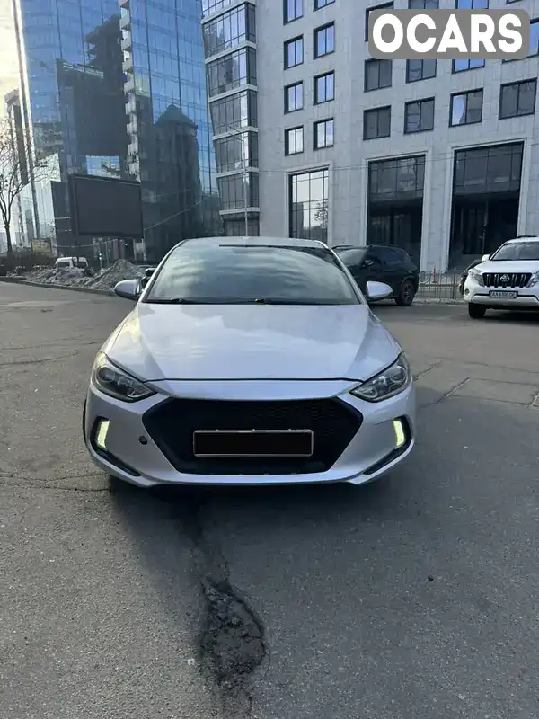 Седан Hyundai Elantra 2016 2 л. Автомат обл. Киевская, Киев - Фото 1/10