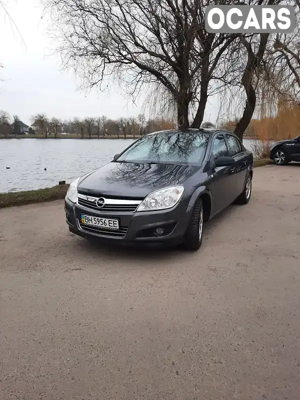Седан Opel Astra 2012 1.6 л. Ручна / Механіка обл. Рівненська, Рівне - Фото 1/21