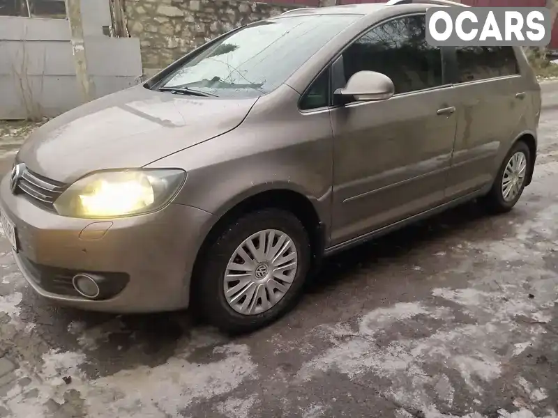 Хетчбек Volkswagen Golf Plus 2012 1.6 л. обл. Київська, Київ - Фото 1/21