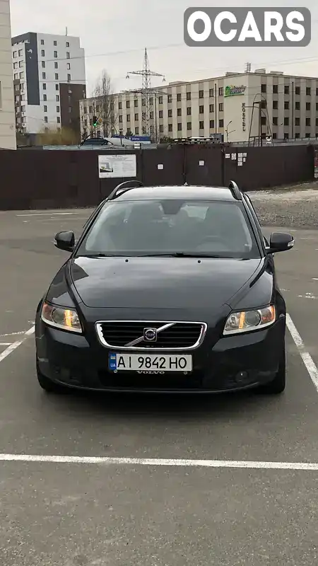 Универсал Volvo V50 2010 2 л. Автомат обл. Киевская, Вышневое - Фото 1/15