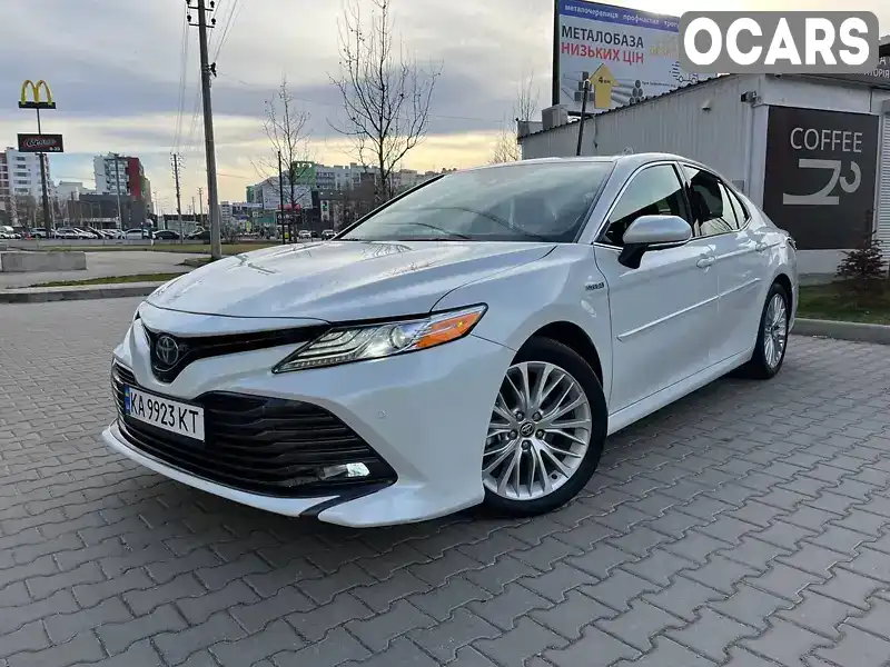 Седан Toyota Camry 2020 2.49 л. Варіатор обл. Київська, Київ - Фото 1/21