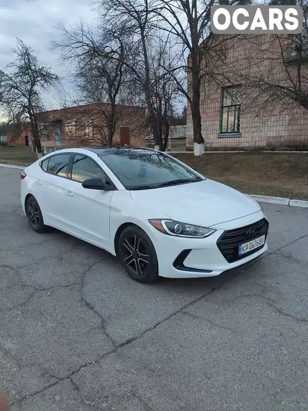 Седан Hyundai Elantra 2017 2 л. Автомат обл. Киевская, Тетиев - Фото 1/21