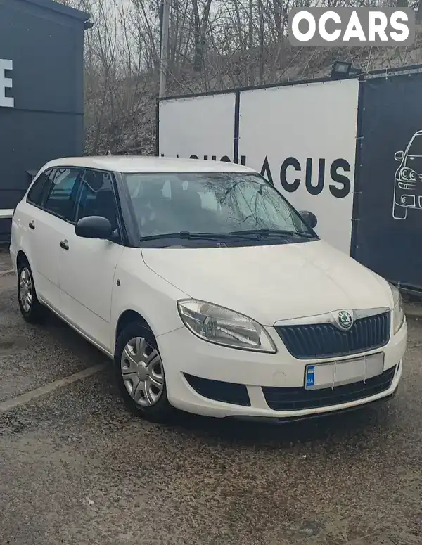 Универсал Skoda Fabia 2011 1.39 л. Ручная / Механика обл. Киевская, Киев - Фото 1/21