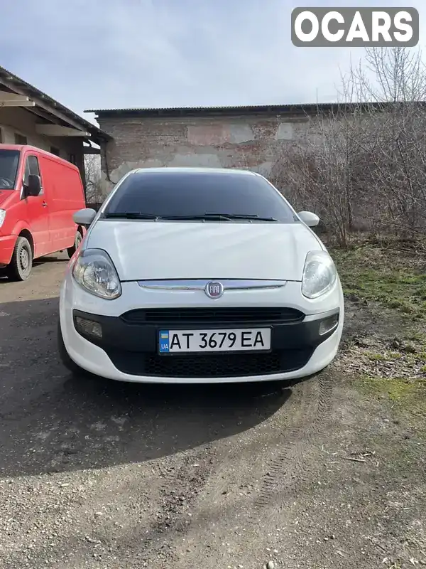 Хетчбек Fiat Punto 2011 1.25 л. Ручна / Механіка обл. Івано-Франківська, Коломия - Фото 1/18