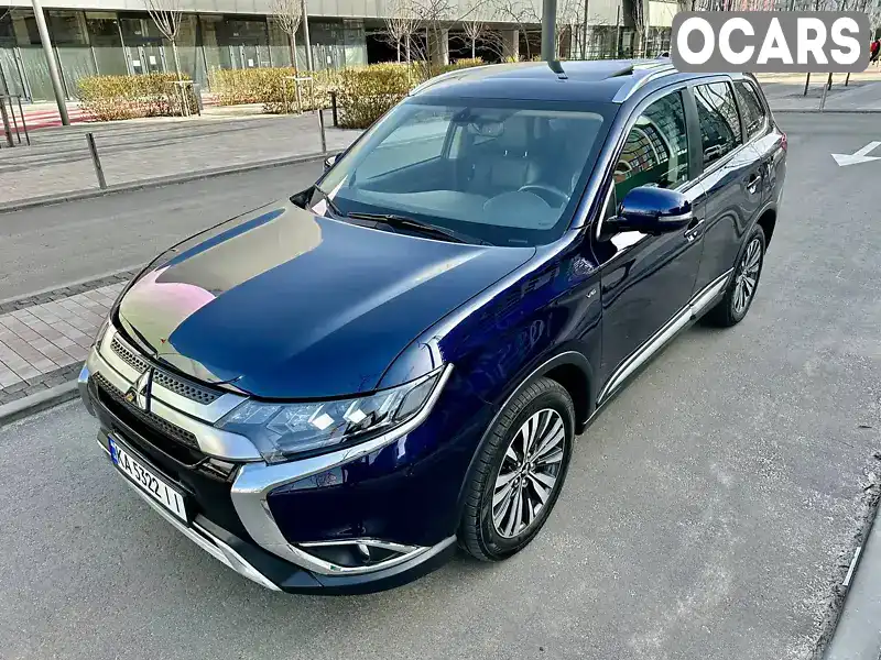 Внедорожник / Кроссовер Mitsubishi Outlander 2018 3 л. Автомат обл. Киевская, Киев - Фото 1/21