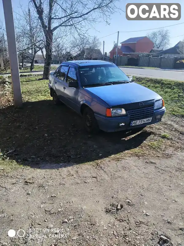 Седан Opel Kadett 1988 1.3 л. Ручна / Механіка обл. Дніпропетровська, Кривий Ріг - Фото 1/9