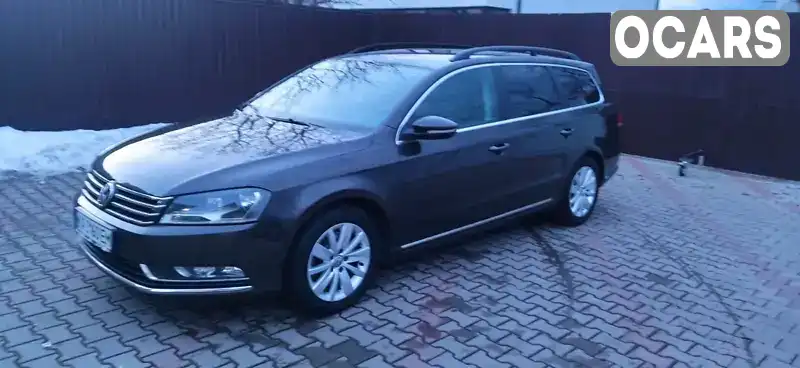 Універсал Volkswagen Passat 2013 2 л. Ручна / Механіка обл. Чернівецька, Чернівці - Фото 1/4