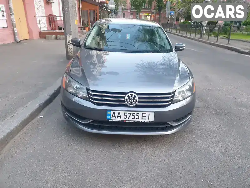 Седан Volkswagen Passat 2012 2.48 л. Автомат обл. Киевская, Киев - Фото 1/20