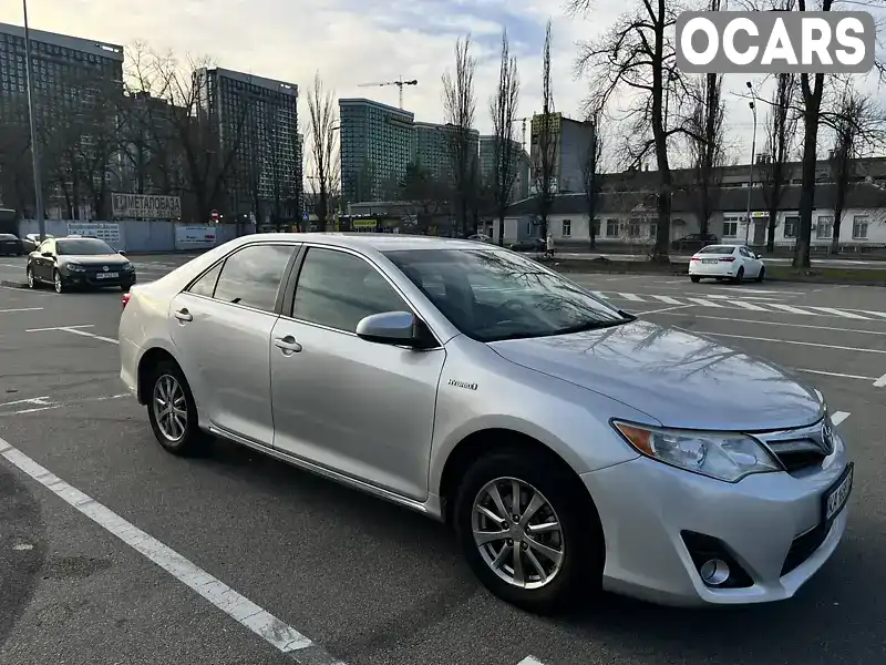 Седан Toyota Camry 2013 2.49 л. Вариатор обл. Киевская, Киев - Фото 1/11