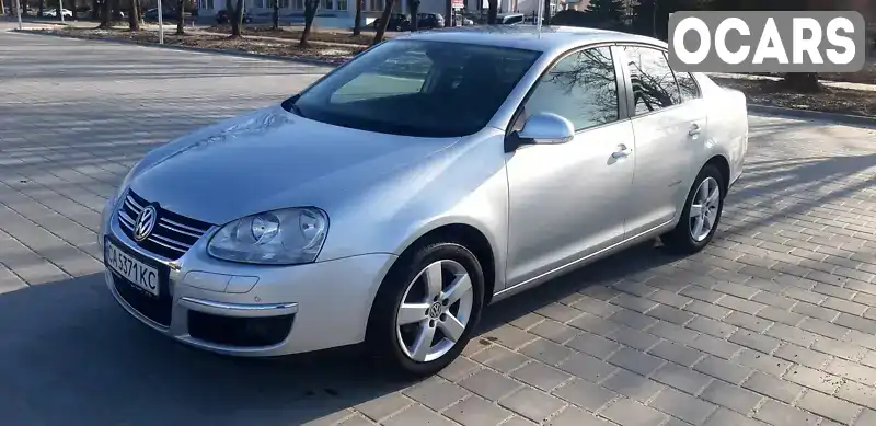 Седан Volkswagen Jetta 2009 1.4 л. Автомат обл. Черкасская, Черкассы - Фото 1/21