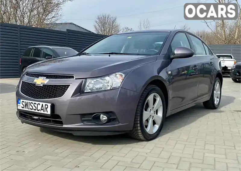 Седан Chevrolet Cruze 2010 2 л. Автомат обл. Київська, Київ - Фото 1/21