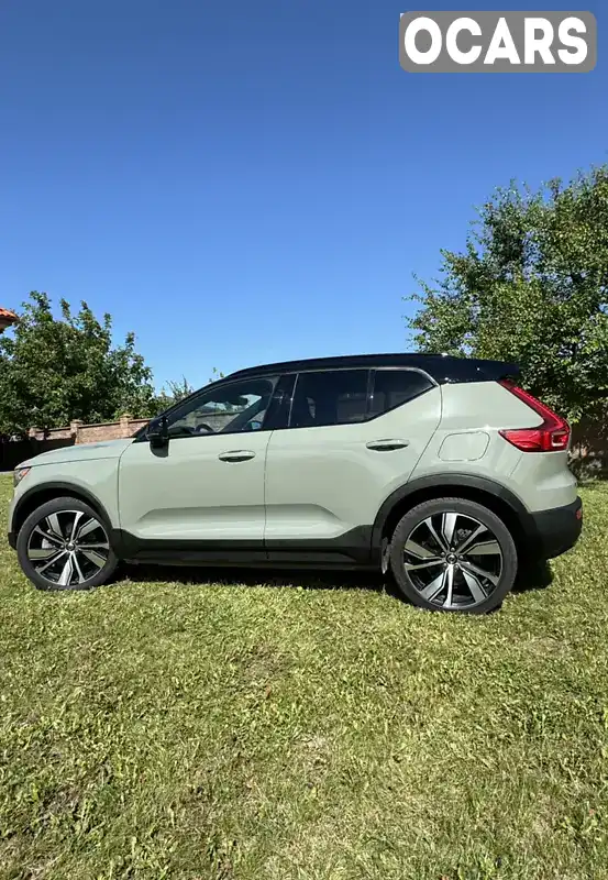 Внедорожник / Кроссовер Volvo XC40 2021 null_content л. Автомат обл. Ровенская, Ровно - Фото 1/21