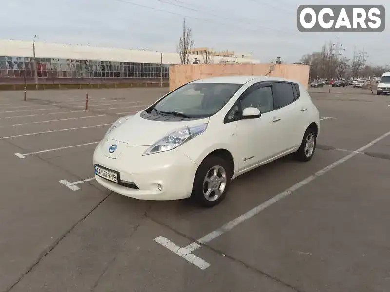 Хэтчбек Nissan Leaf 2011 null_content л. обл. Киевская, Киев - Фото 1/12