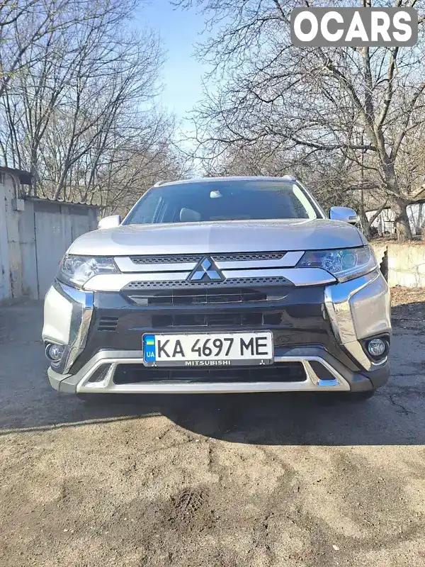 Позашляховик / Кросовер Mitsubishi Outlander 2019 2.36 л. Варіатор обл. Київська, Київ - Фото 1/19