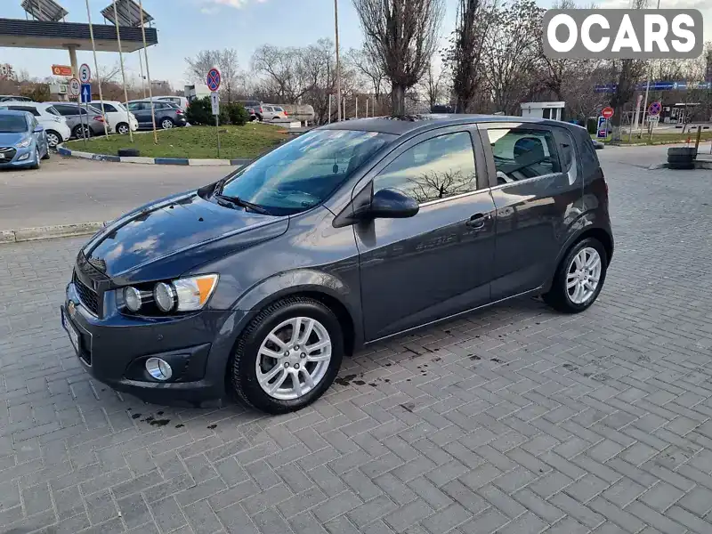 Хэтчбек Chevrolet Sonic 2014 1.36 л. Автомат обл. Одесская, Одесса - Фото 1/12