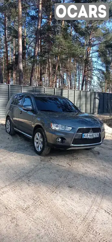 Внедорожник / Кроссовер Mitsubishi Outlander 2011 3 л. Автомат обл. Киевская, Киев - Фото 1/14