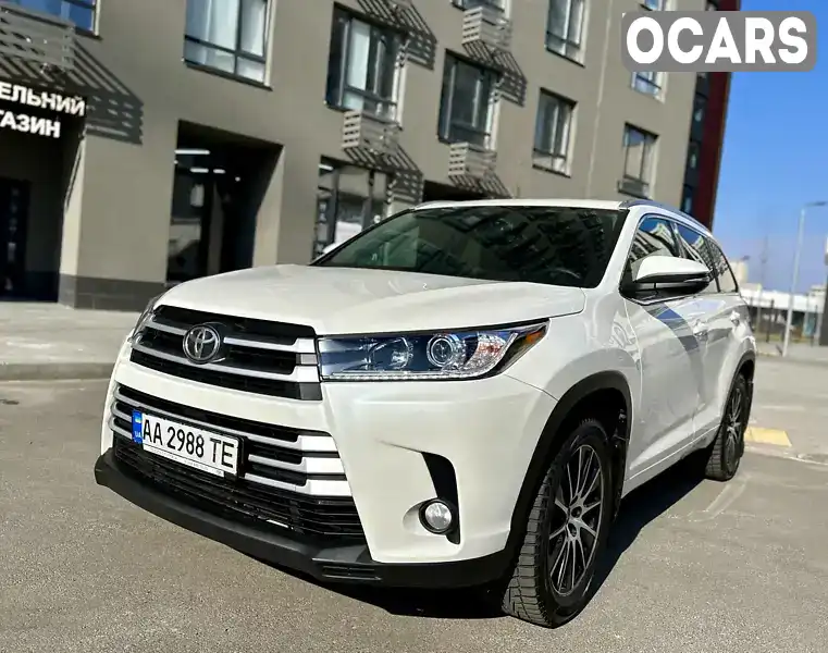 Позашляховик / Кросовер Toyota Highlander 2017 2.67 л. Автомат обл. Київська, Київ - Фото 1/21