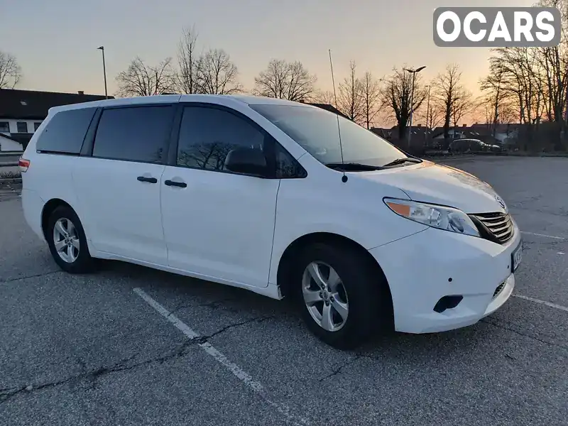 Минивэн Toyota Sienna 2011 2.69 л. Автомат обл. Киевская, Киев - Фото 1/12