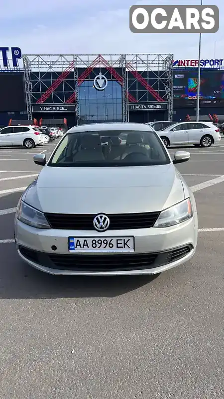 Седан Volkswagen Jetta 2011 2.47 л. Автомат обл. Киевская, Киев - Фото 1/16