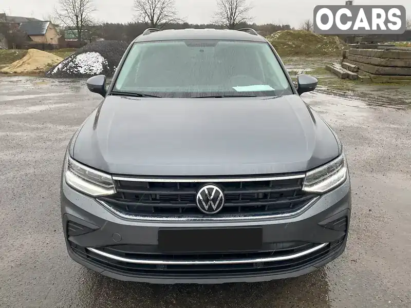 Внедорожник / Кроссовер Volkswagen Tiguan 2022 2 л. Автомат обл. Волынская, Луцк - Фото 1/21