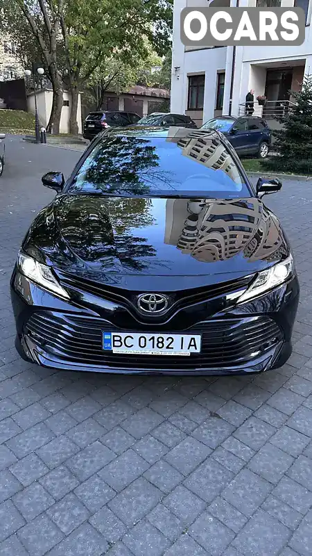 Седан Toyota Camry 2019 2.49 л. Автомат обл. Львовская, Львов - Фото 1/21