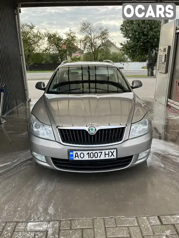 Універсал Skoda Octavia 2011 1.99 л. Ручна / Механіка обл. Закарпатська, Ужгород - Фото 1/17