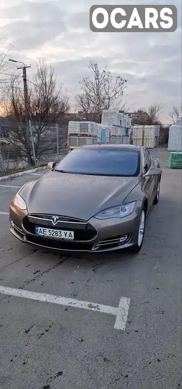Лифтбек Tesla Model S 2015 null_content л. обл. Днепропетровская, Днепр (Днепропетровск) - Фото 1/14