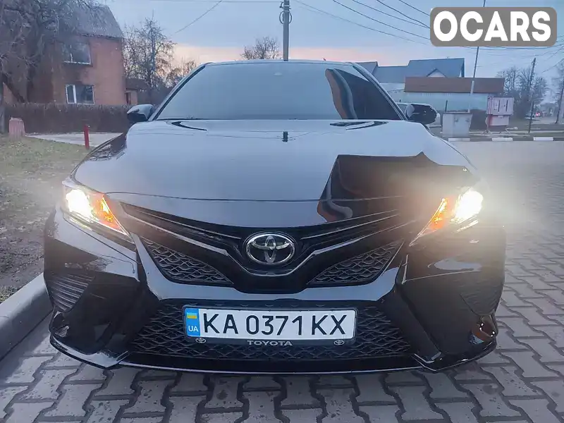 Седан Toyota Camry 2019 2.49 л. Автомат обл. Вінницька, Вінниця - Фото 1/21
