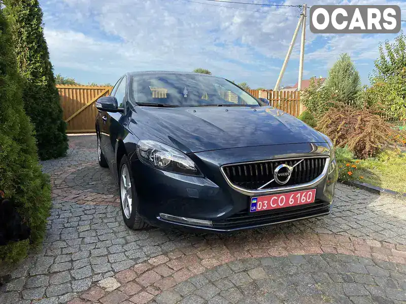 Хэтчбек Volvo V40 2017 2 л. Автомат обл. Житомирская, Житомир - Фото 1/21