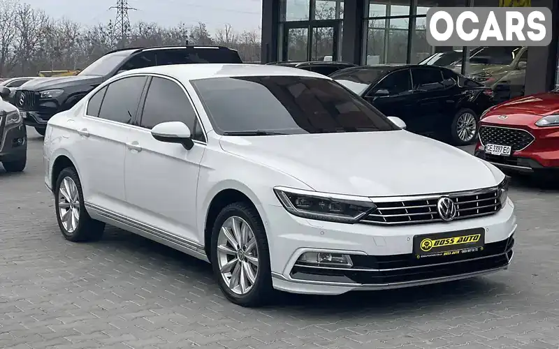 Седан Volkswagen Passat 2015 1.8 л. Автомат обл. Черновицкая, Черновцы - Фото 1/16