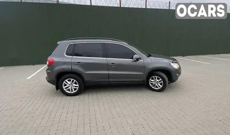 Внедорожник / Кроссовер Volkswagen Tiguan 2010 2 л. Автомат обл. Черкасская, Шпола - Фото 1/9