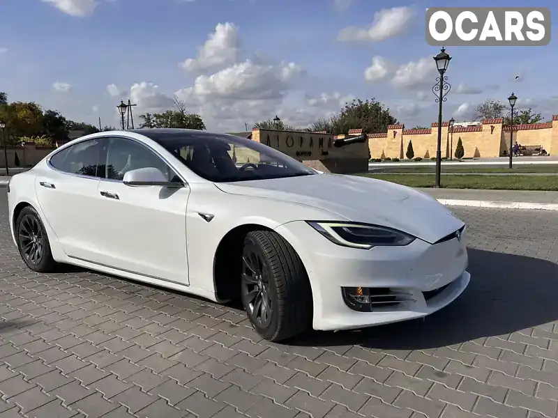 Лифтбек Tesla Model S 2017 null_content л. обл. Одесская, Измаил - Фото 1/17