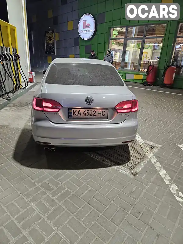Седан Volkswagen Jetta 2012 2.48 л. Автомат обл. Киевская, Киев - Фото 1/4