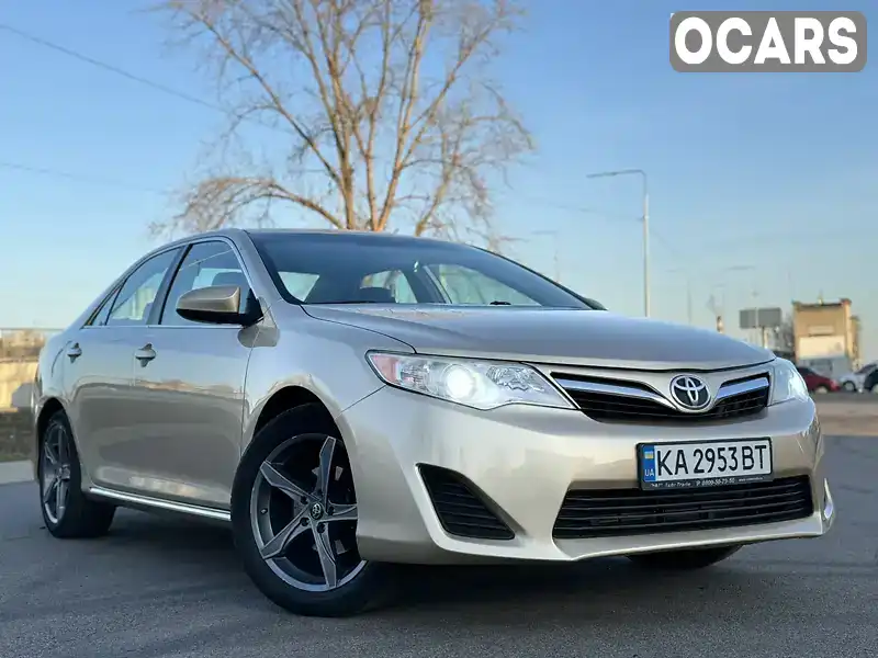 Седан Toyota Camry 2013 2.5 л. Автомат обл. Київська, Київ - Фото 1/21