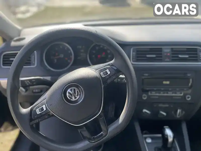 Седан Volkswagen Jetta 2015 1.8 л. обл. Киевская, Киев - Фото 1/8