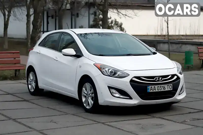 Хэтчбек Hyundai Elantra 2014 2 л. Автомат обл. Киевская, Киев - Фото 1/21